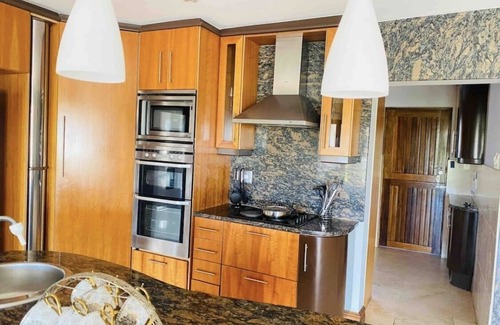 Beacon Bay Villa | Elegant Villa on Beaconhurst Drive, Steps from the Beach