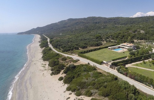 Kastrosikia Villa | Exquisite Villa with Ocean View, Private Pool & Games Room