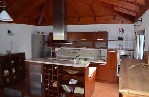 Juan Fernandez Ski Chalet | Coastal Villa Retreat in Tacoronte - 10/10 Guest Rated