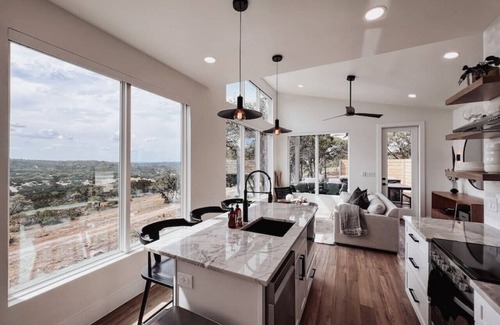 Dripping Springs House | Luxury Villa | Stunning Views | Hot Tub | Fire Pit
