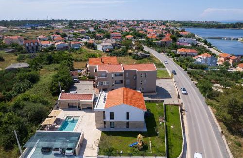 Nin Villa | Elegant Villa Salt & Stone with Spa and Ocean Views