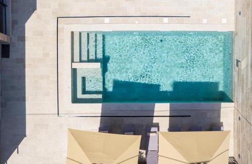 Nin Villa | Elegant Villa Salt & Stone with Spa and Ocean Views