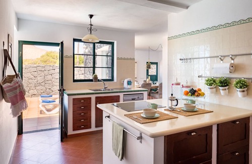 Conil Villa | Elegant Villa with Pool and Ocean Views for Unforgettable Stays