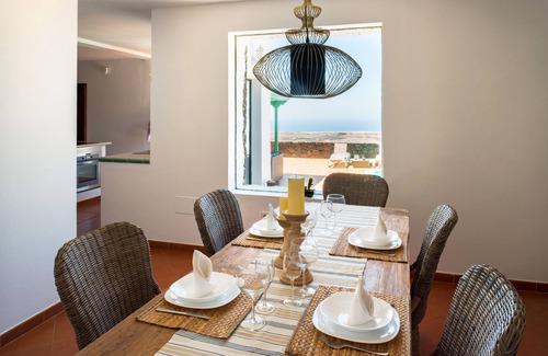 Conil Villa | Elegant Villa with Pool and Ocean Views for Unforgettable Stays