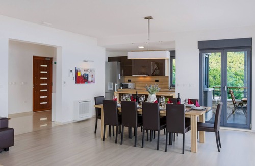 Veliko Brdo Villa | Ultimate Villa Retreat in Makarska with Heated Infinity Pool