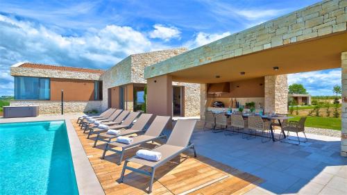 Brtonigla Villa | Elegant Villa Vigneto with Heated Pool & Ocean View