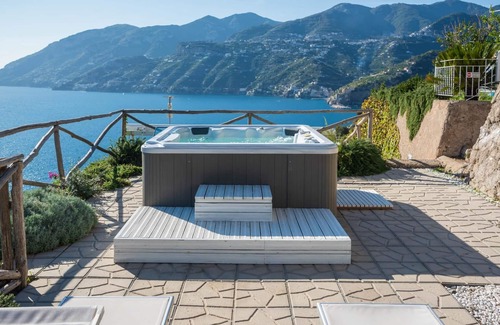 Maiori Villa | Elegant Villa Vittoria with Breakfast & Family-Friendly Perks