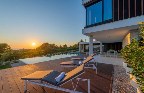 Primosten Villa | Unforgettable Villa Voyage with Private Pool & Family Amenities