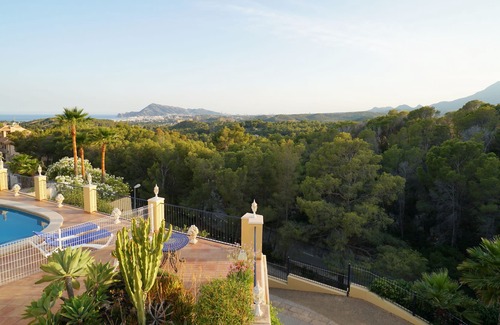 Altea la Vella Villa | Luxury villa with heated swimming pool and fantastic view over the sea and the mountains