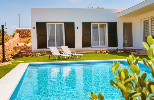 Coves Noves Villa | Exquisite Villa with Breathtaking Ocean Views and Pool