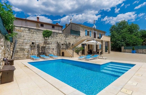 Kircija House | Family-Friendly Retreat with Private Pool in Frankovići