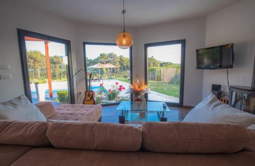 Sibenik Villa | Elegant Villa with Pool in Vrpolje, Sibenik - 4 Star Stay