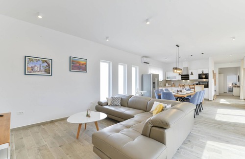 Vrsi House | Elegant Villa with Private Pool and Ocean View in Vrsi