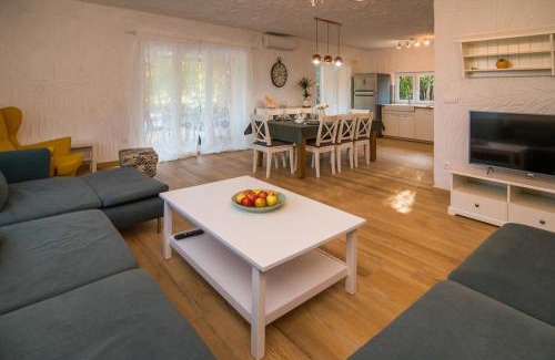 Risika Villa | Elegant Villa with Pool in Risika, Krk - Pet Friendly Stay