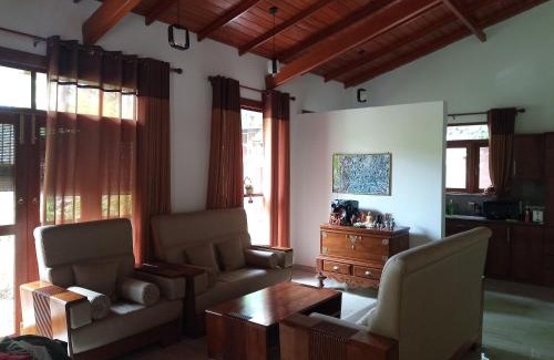 Hettimulla Hotel | Elegant Villa with Free Wi-Fi and Top Guest Ratings