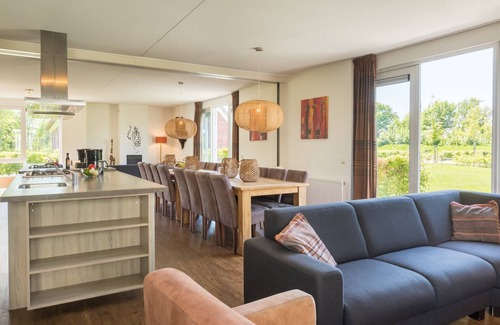 Paasloo House | Luxury villa with eight bathrooms located in a national park