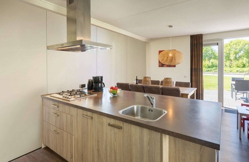 Paasloo House | Elegant Villa in a National Park with Pool & Pet-Friendly