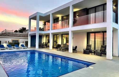 San Fulgencio Villa | Beautiful Villa with Pool and Oceanfront Views, Rated 9.3