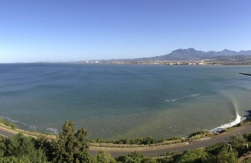 Mountainside House | Majestic Villa with Ocean Views on Prestigious Road