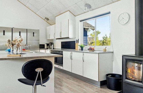Bøtø By House | Ideal Holiday Home for 20 in Væggerløse - Pet Friendly & Pool