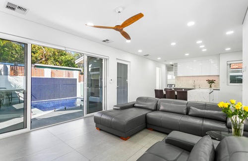 Fremantle Villa | Elegant Villa with Pool in Central Fremantle - Rated 9.8