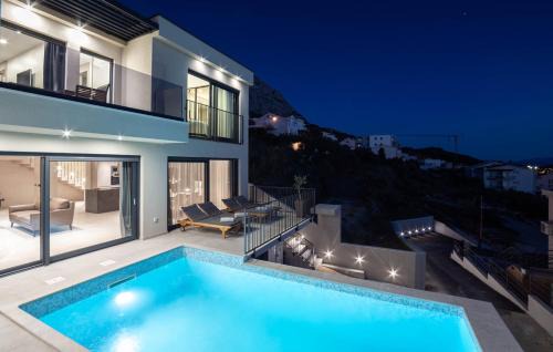 Moca Villa | Elegant Villa Retreat with Pool, Jacuzzi & Ocean Views