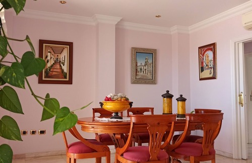 Radazul Villa | Luxury villa with pool and full gym 500m from the beach and marina