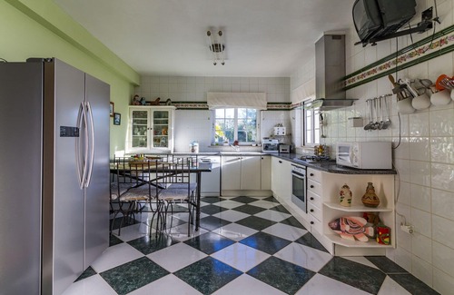 Silves Villa | Elegant Villa with Private Pool and Spa Amenities