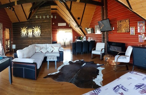 Chernovtsy Villa | Luxury Villa with Pool and Sauna