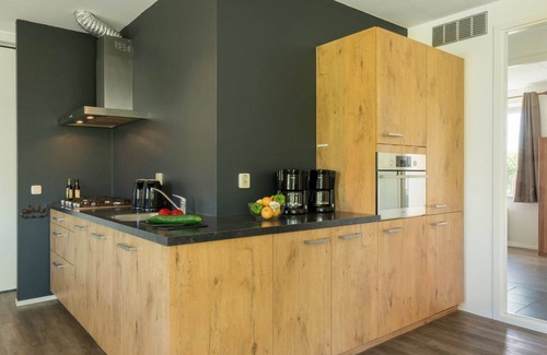 Paasloo House | Elegant Villa with Three Bathrooms in National Park Retreat