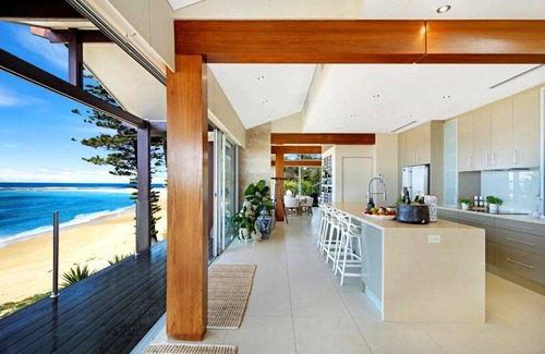 Blue Bay House | Discover Alaya at Toowoon Bay: Ocean Views & Spa Retreat