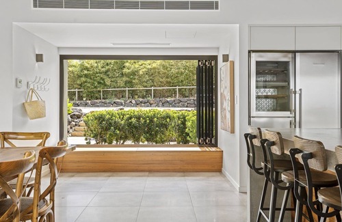 Newrybar House | Explore Born Kraal: Pet-Friendly Stay with Spa Access
