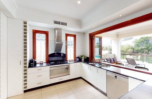 Broadbeach House | Discover Lakeland Keys: Heated Pool & Spa, Rated 9.8/10