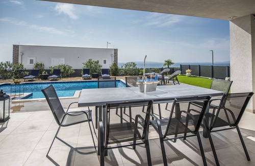 Novalja Villa | Elegant Villas Royal II with Private Pool and Ocean View
