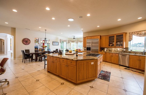 Temecula House | Vineyard Estate on Deportola Wine Trail with Scenic Views