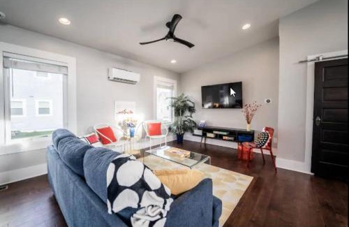 Fountain Square House | Relaxing King Suite with Soak Tub & Backyard Oasis