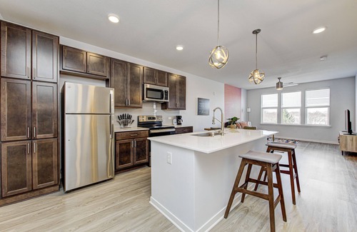 Fishers Apartment | Indulgent Stay at Luxury Walk in the Park - Top Rated!