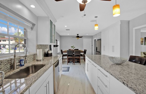Pompano Isles House | Waterfront Retreat with Heated Pool & Jacuzzi – Guest Rated 9.8