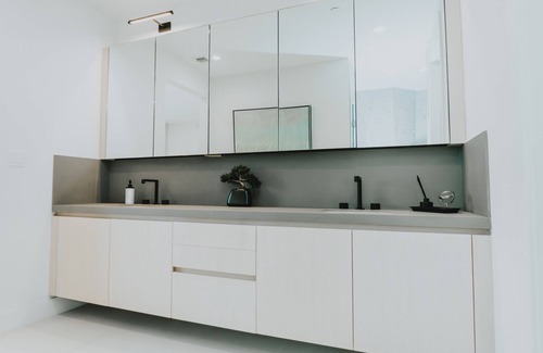 Nurmi Isles Apartment | Elegant Waterfront Penthouse with Family & Pet-Friendly Amenities