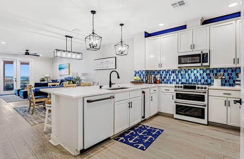 Horseshoe Bay Condo | Idyllic Lakeside Retreat with Family-Friendly Amenities