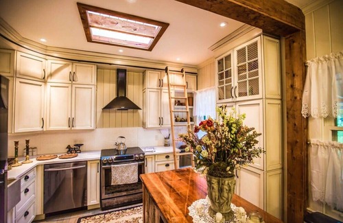 Burlington House | Enchanting Waterfront Retreat - Carmen Elisabeth with Lake Views