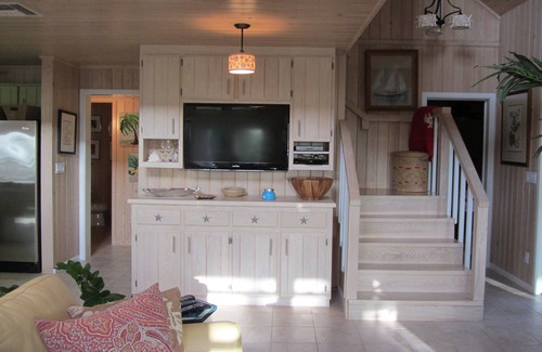 Lubbers Quarters Cay House | Waterfront Junkanoo Villa with Private Dock & Pool