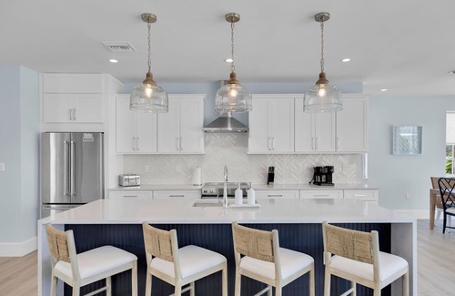 Florida Keys House | Luxury Waterfront Home - Marathon, FL Keys - 5BR, Private Pool, Dock - Sleeps 10