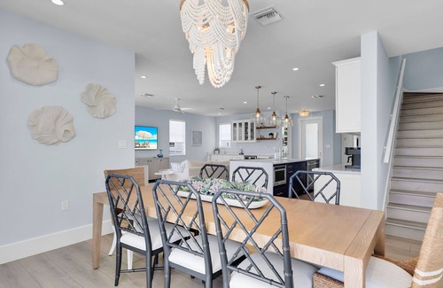 Florida Keys House | Luxury Waterfront Home - Marathon, FL Keys - 5BR, Private Pool, Dock - Sleeps 10