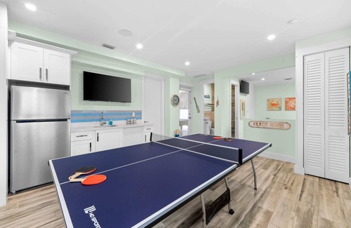 Marathon House | Exquisite Waterfront Retreat with Private Pool & Dock Access