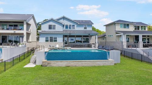 Kingsland House | Delightful Waterfront Retreat with Pool and Boat Slips