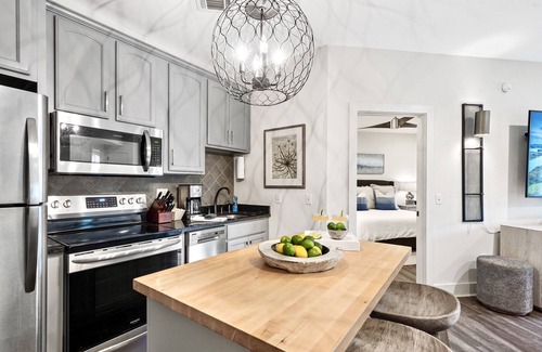 Lake Oconee Villa | Exclusive Waterfront Suite with Lake View and Breakfast