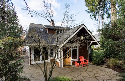 South Colby House | Waterfront Family Retreat: Whales, Birding & Top Amenities