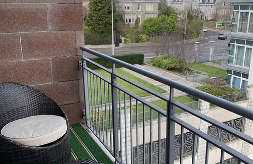 Central Aberdeen Condo | Elegant West End Apartment with Balcony & Secure Parking
