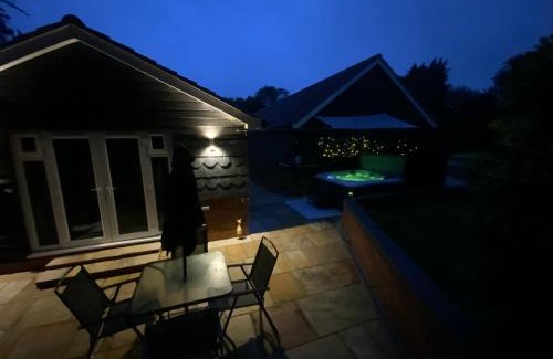 Skegness Villa | Exceptional Woodland Retreat with Hot Tub, Guest Rated 9.6